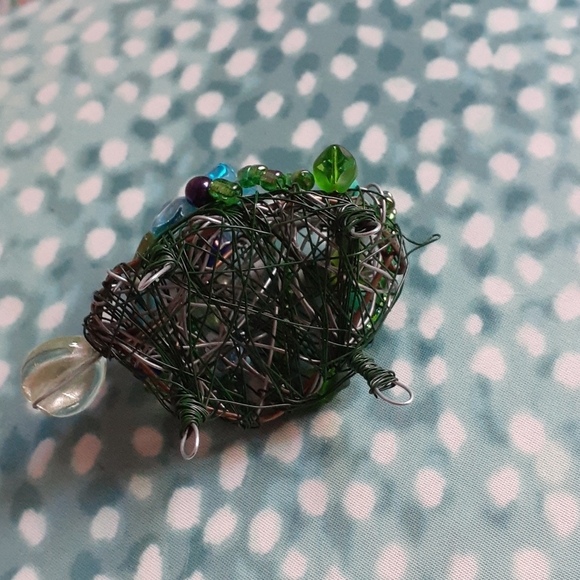 Handcrafted Beads & Wire Turtle Desk Ornament - Picture 4 of 8